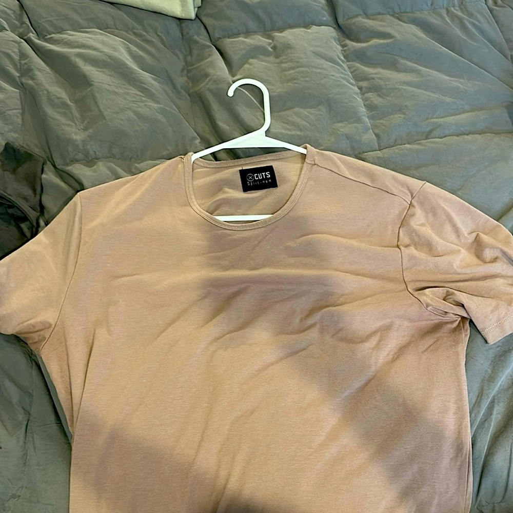 Cuts Split Hem Pink Men’s T-Shirt - XL
